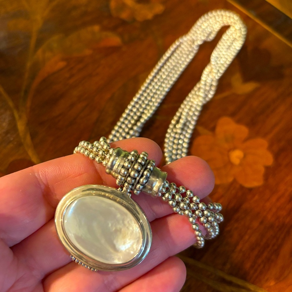 18" SterlingSilver Multistrand ESPO Necklace with Silver Mother of Pearl Pendant